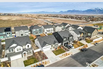 4348 W Monument Peak Dr, Herriman, UT 84096 - Photo 8