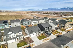 4348 W Monument Peak Dr, Herriman, UT 84096 - Photo 8
