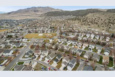 4009 E Dillons Dr, Eagle Mountain, UT 84005 - Photo 36