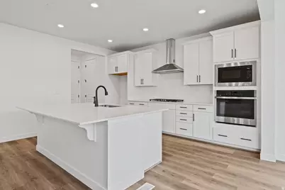 5442 N Saddle Stone Dr #512, Eagle Mountain, UT 84005 - Photo 4