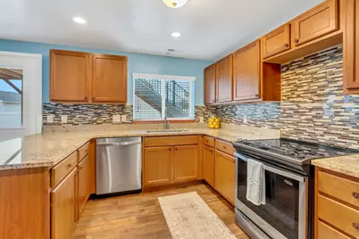 14331 S Dusty Meadow Cir, Herriman, UT 84096 - Photo 32