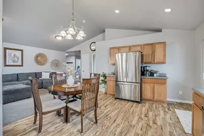 4313 N Saddle Horn Dr, Eagle Mountain, UT 84005 - Photo 6