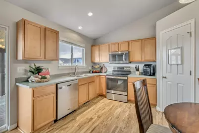 4313 N Saddle Horn Dr, Eagle Mountain, UT 84005 - Photo 8