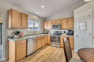 4313 N Saddle Horn Dr, Eagle Mountain, UT 84005 - Photo 8