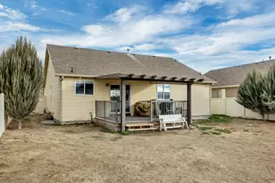 4313 N Saddle Horn Dr, Eagle Mountain, UT 84005 - Photo 24