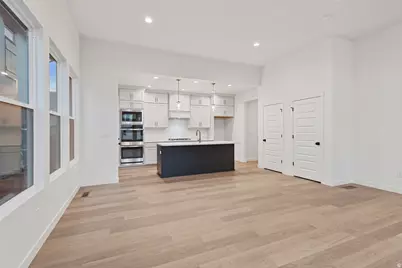 7033 W Lake Ave, South Jordan, UT 84009 - Photo 6