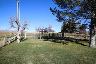 580 W Grandview Dr, Malad City, ID 83252 - Photo 8