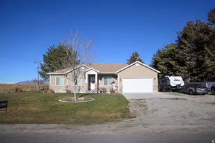 580 W Grandview Dr, Malad City, ID 83252 - Photo 2