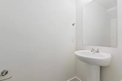 635 N 160 E, Vineyard, UT 84059 - Photo 8