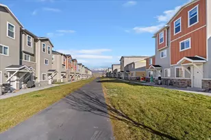 639 N 160 E, Vineyard, UT 84059 - Photo 2