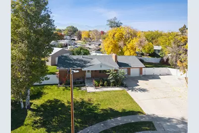 3896 S Campfire Cir W, West Valley, UT 84119 - Photo 2