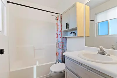 4645 S 3950 W, Roy, UT 84067 - Photo 8