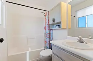 4645 S 3950 W, Roy, UT 84067 - Photo 8