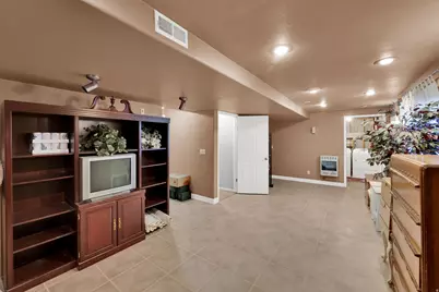 2126 E Autumn St, Eagle Mountain, UT 84005 - Photo 12