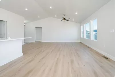 253 N 300 W, Preston, ID 83263 - Photo 8