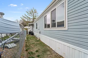 4967 S La Contessa Dr E, Salt Lake City, UT 84117 - Photo 34