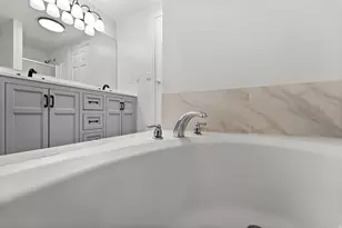 4967 S La Contessa Dr E, Salt Lake City, UT 84117 - Photo 18