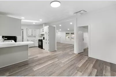 4967 S La Contessa Dr E #A029, Salt Lake City, UT 84117 - Photo 2