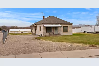 4997 S 2700 W, Roy, UT 84067 - Photo 8