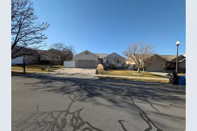 14138 S Crown Rose Dr, Herriman, UT 84096 - Photo 2
