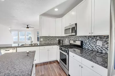 678 E Moray Hill Ct, Draper, UT 84020 - Photo 8