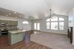 10027 S Remembrance Ln, South Jordan, UT 84095 - Photo 12