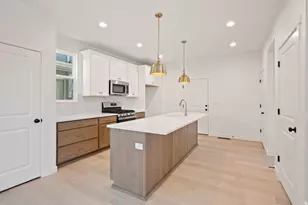 7043 W Lake Ave, South Jordan, UT 84009 - Photo 4