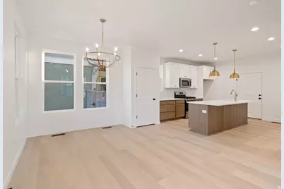 7043 W Lake Ave, South Jordan, UT 84009 - Photo 8