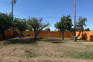 280 W Uranium Dr, Monticello, UT 84535 - Photo 2