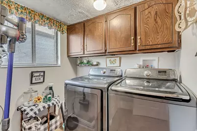 898 W Germania Ave S, Murray, UT 84123 - Photo 20