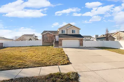 8246 S Creekwood Cir, West Jordan, UT 84088 - Photo 2