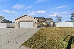 4240 W 5300 S, Roy, UT 84067 - Photo 4