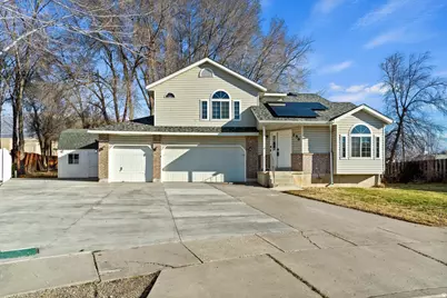 256 E 425 S, Kaysville, UT 84037 - Photo 2