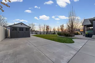 375 W Paddock Ln, Kaysville, UT 84037 - Photo 70