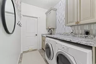 375 W Paddock Ln, Kaysville, UT 84037 - Photo 40