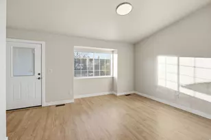 5751 S Dynasty Oaks Cir W, Taylorsville, UT 84129 - Photo 6