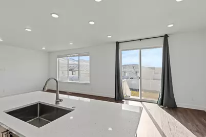 1274 E 480 S, Hyrum, UT 84319 - Photo 10