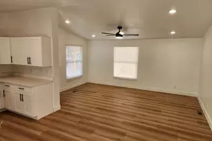 75 W 250 N, Clearfield, UT 84015 - Photo 4