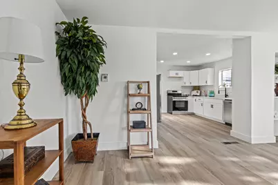 694 S 600 E, River Heights, UT 84321 - Photo 4