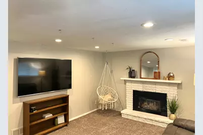 2400 E Catalina Dr S, Salt Lake City, UT 84121 - Photo 16