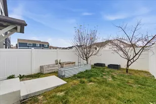 8680 N Shadow Creek Alley, Eagle Mountain, UT 84005 - Photo 18