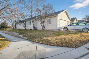 7809 N Ash Point Cir, Eagle Mountain, UT 84005 - Photo 18