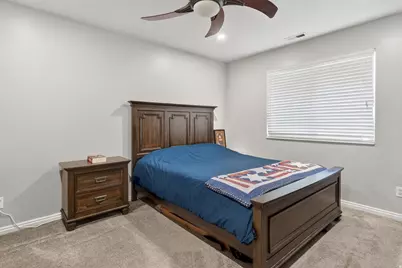 7809 N Ashpoint Cir, Eagle Mountain, UT 84005 - Photo 10