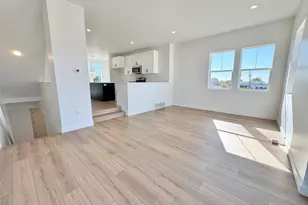 1652 N 1600 W, Layton, UT 84041 - Photo 4