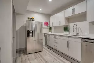 10688 S Dielsdorf Rd E, Sandy, UT 84092 - Photo 36