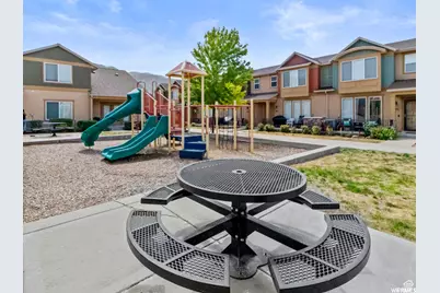 1048 W Shepard Creek Pkwy N #4, Farmington, UT 84025 - Photo 32