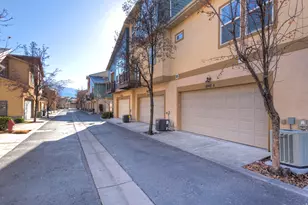 1048 W Shepard Creek Pkwy N, Farmington, UT 84025 - Photo 2