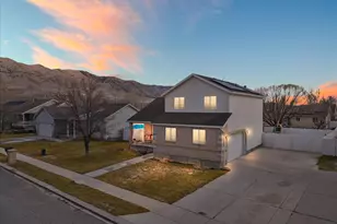 2126 E Lodge Pole Dr, Eagle Mountain, UT 84005 - Photo 2