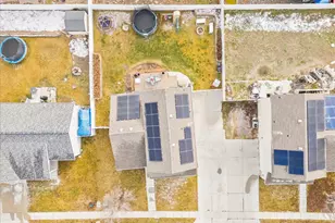 2126 E Lodge Pole Dr, Eagle Mountain, UT 84005 - Photo 46