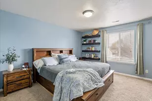 2126 E Lodge Pole Dr, Eagle Mountain, UT 84005 - Photo 20